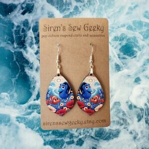 Finding Nemo / Finding Dory Disney earrings